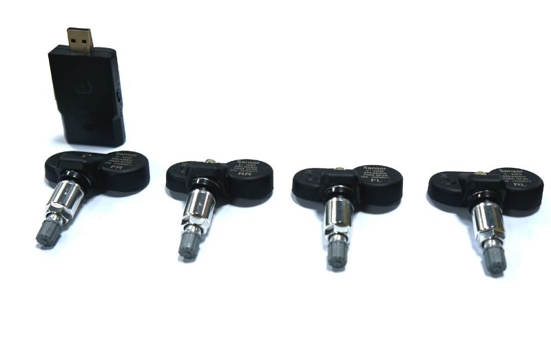 4 van cảm biến và USB kết nối màn hình